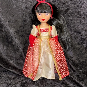 Madame Alexander Story Land Travel Friends Snow White Doll