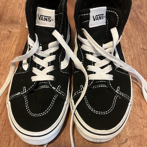 Vans Of The Sk8 Hi Black White Skater Sneakers Shoes Youth Size U.S. 3.0  VGUC