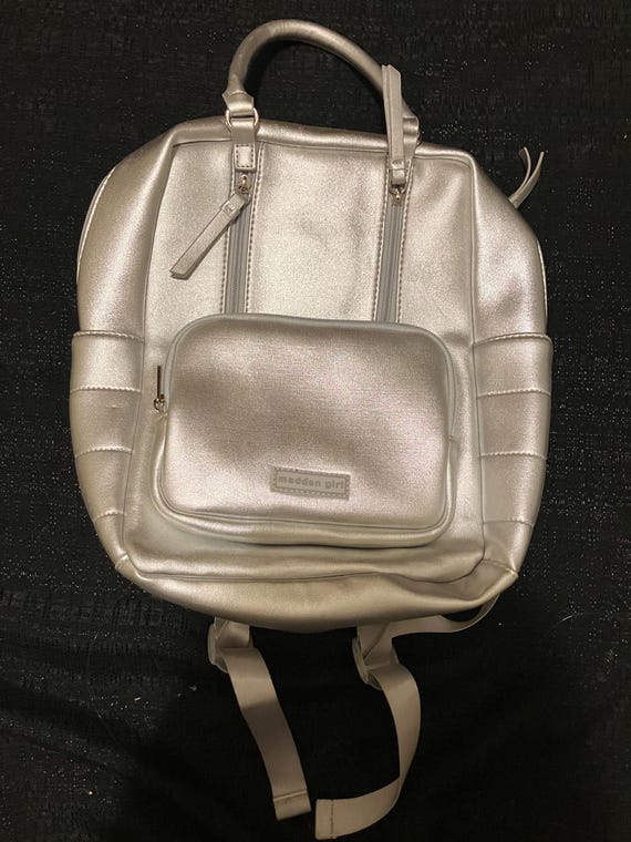 Madden Girl Silver Backpack EUC! - Etsy UK display picture 1