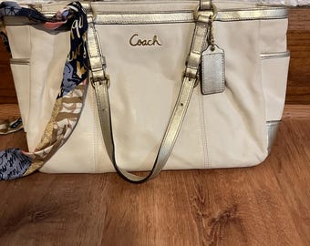 Coach Purse Vintage  Cream Color With Gold Trim Beautiful GUC!