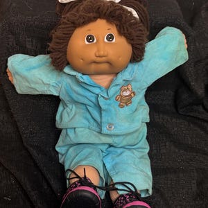 Cabbage Patch Kids Girl Doll Brunette Brown Eyes HM #2 Blue Outfit KT Factory *BEAUTIFUL!*