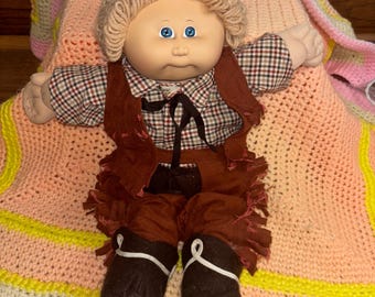 Cabbage Patch Kids Junge Puppe Blond Western Outfit HM 1 KT Factory