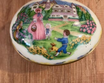 Lenox Annual  Easter  Egg Box 1986 Collectible Egg  EUC Original Box Letter and COA