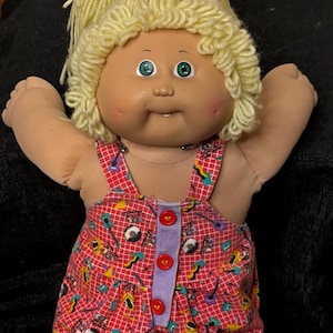 Cabbage Patch Kids Girl Doll One Tooth Lemon Hair Red CPK Overalls HM 32 Mint Condition!