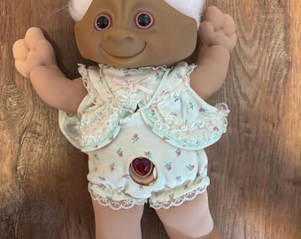 Treasure Troll 1991 12” Pink Hair Pink Eyes Red Wish Stone in Cute Lace Outfit EUC!
