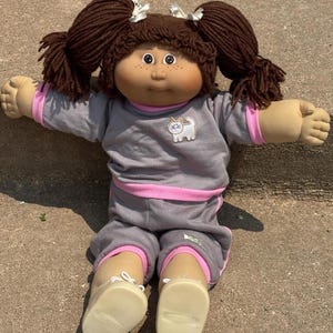 Cabbage Patch Kids Jesmar Spain Girl Doll Brunette Freckles Mint Condition