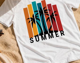 Retro zomer T-shirt met palmboommotief (PNG), vintage T-shirt met zonsondergang en strandprint, tropische zomer (PNG), zomerse sfeer (ontwerp), direct te downloaden.