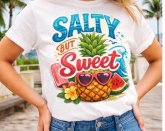 Zoutig maar zoet zomer PNG, strandshirtontwerp, tropische ananas T-shirtafbeelding, vakantie sublimatie PNG, grappig zomershirtontwerp