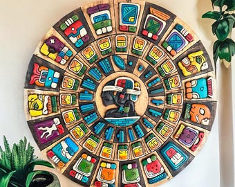 Máscara de madera hecha a mano con calendario maya: Arte azteca mexicano