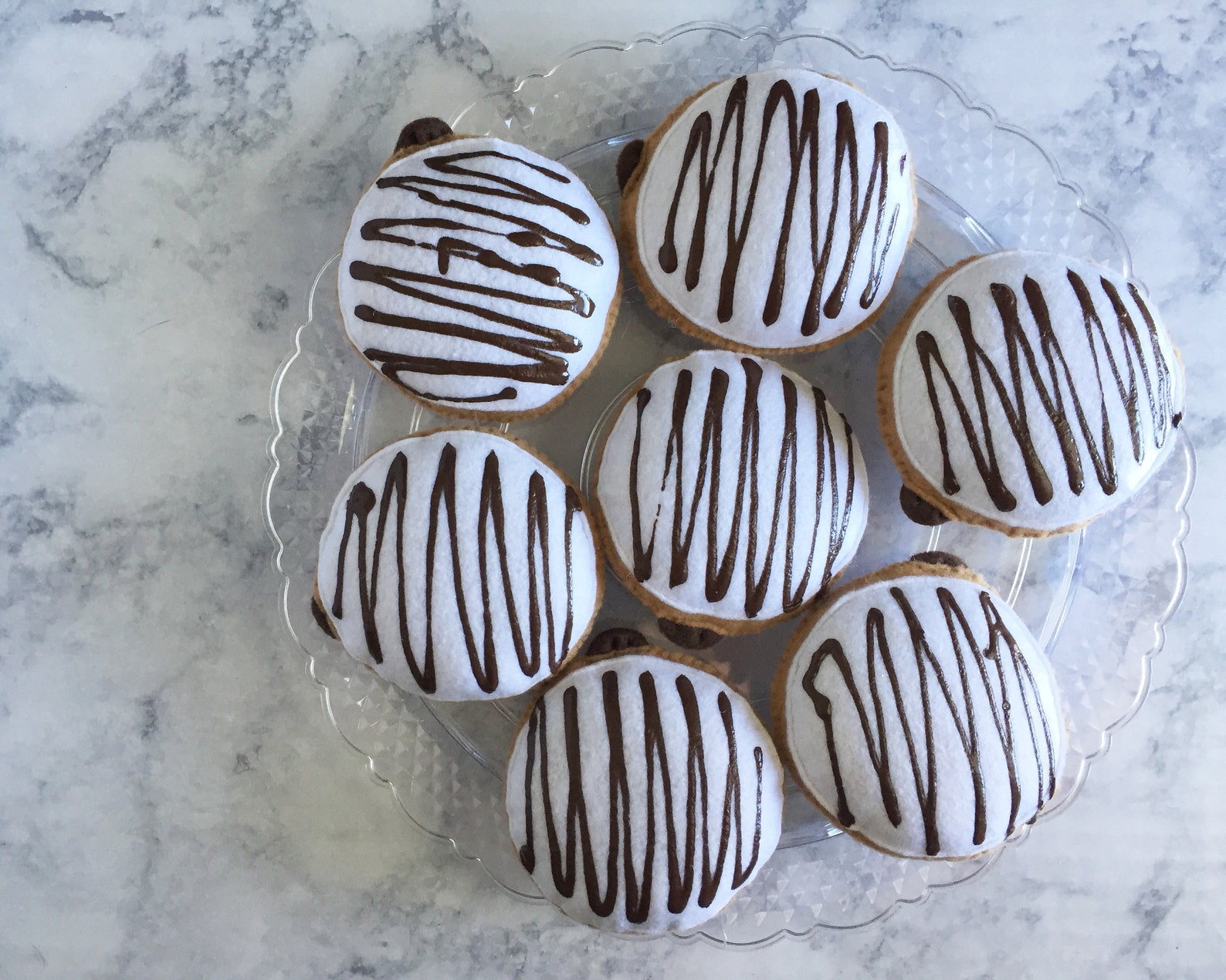 One CHOCOLATE FILLED Felt Bismark Felt Food Felt Donuts Etsy