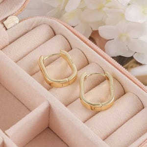 Boucles d'oreilles en or 14 carats Créoles en or Créoles carrées argentées Boucles d'oreilles pendantes Huggie Boucles d'oreilles minimalistes Cadeau pour elle Cadeau pour maman