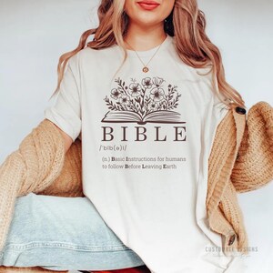 Comfort Colors® Bible Basic Instructions Before Leaving Earth Christian Vintage Floral T‑shirt bild 2