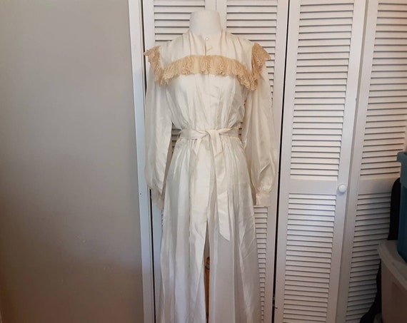 1930s dressing gown