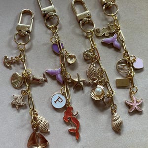 Seashell Bag Charm: Handmade Beachy Keychain - Coastal Purse Accessory