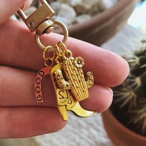 Western Cowgirl Bag Charm - Country Girl Gift, Rodeo Accessory, Rustic Keychain - Happy Hair Clip