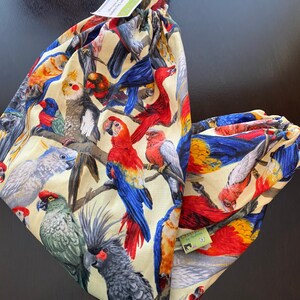 Prix de vente - le porte-sac d&#39;épicerie suspendu * Happy Andi * perroquets, oiseaux, plumes