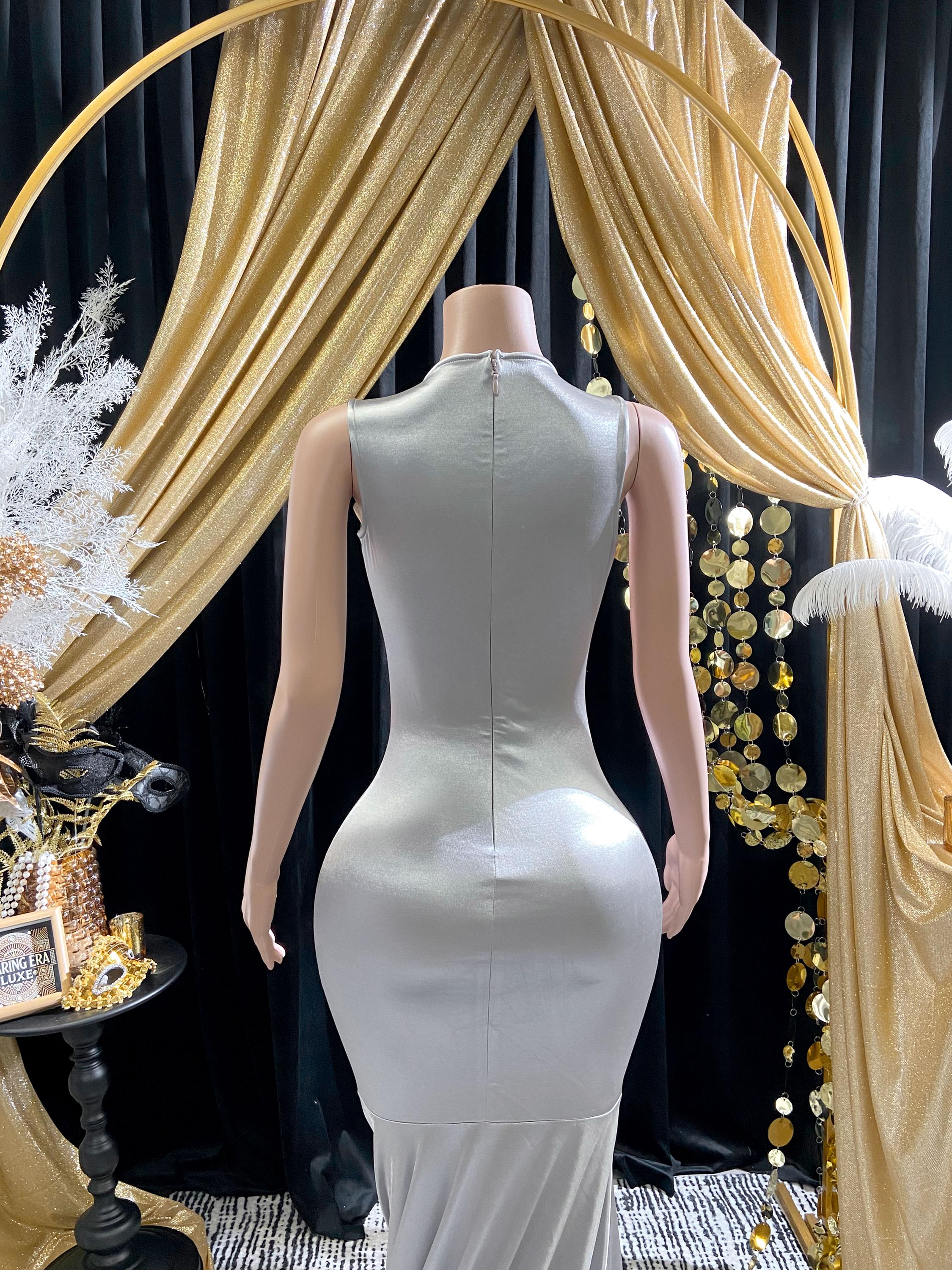 Balloon dress | Don't pop! This Chinese man weaves balloons