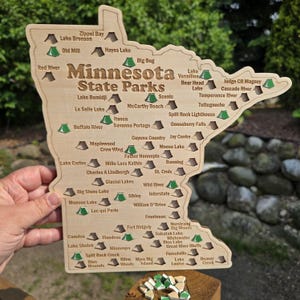 Parcs d'État du Minnesota - Carte de suivi du camping pour tentes avec des découpes pour marquer les endroits où vous avez voyagé