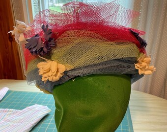 Vintage Tulle Hat- 60s Rainbow Hat Daisies Flowers