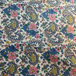 Bubblegum Floral - Vintage Fabric 35 in wide 50s 60s Deadstock Paisley