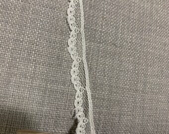 Pretty Ivory Lace - 3 yardas Vintage Fabric Trim New Old Stock Ruffle Doll Making Bridal