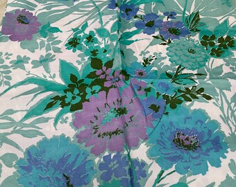 Big Beautiful Blooms - Vintage Fabric Mod Flowers Floral Novelty Purples Lilac Blue