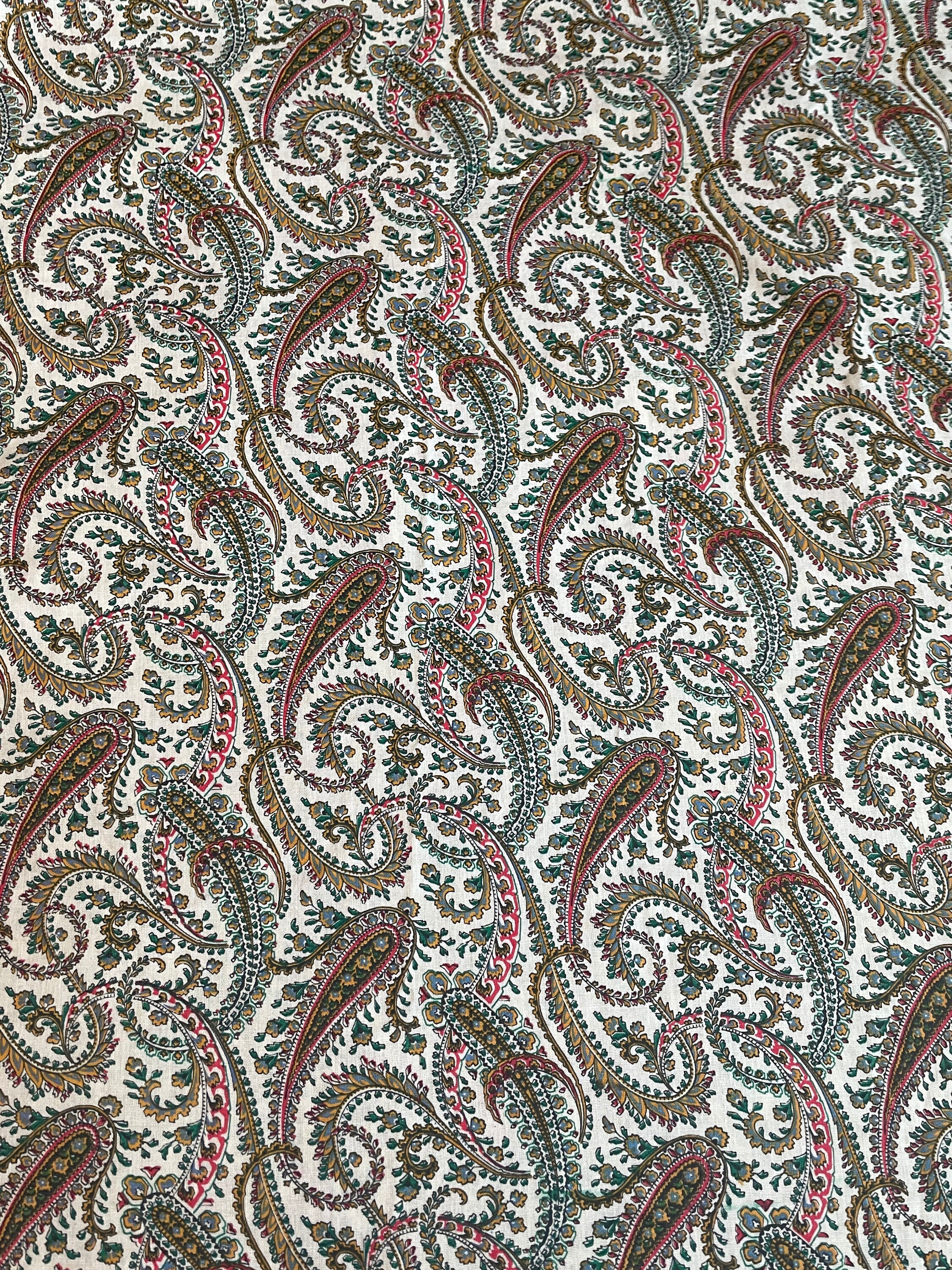 Classic Look Paisley - New Old Stock Vintage Fabric 70s 80s - Etsy Classic Look Paisley - New Old Stock Vintage Fabric 70s 80s - Etsy