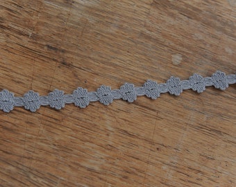 Gray Daisies - 3 yards Vintage Fabric Embroidered Trim Juvenile 60s 70s New Old Stock