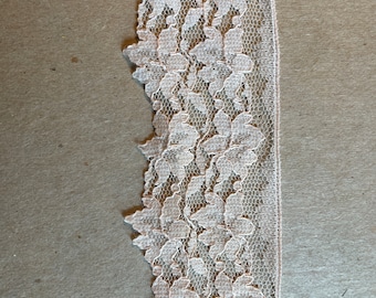 Bonito encaje rosa champán - 3 yardas Vintage tela recorte nuevo viejo stock floral muñeca haciendo novia