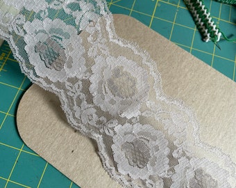 Floral Lace - Vintage Trim 80s New Old Stock Wide Roses Taupe Beige