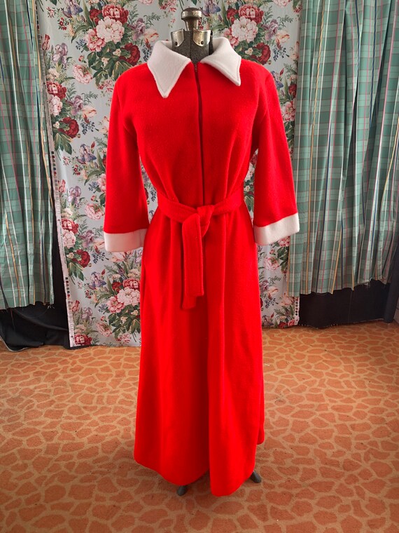 Vintage Robe - 70s 80s Zip Front Fuzzy red Robe Bi