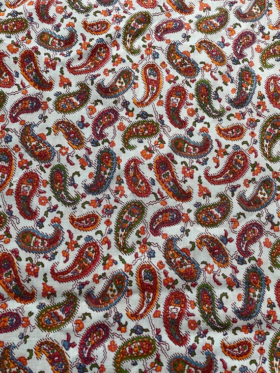 Classic Look Paisley - New Old Stock Vintage Fabric 70s 80s Light