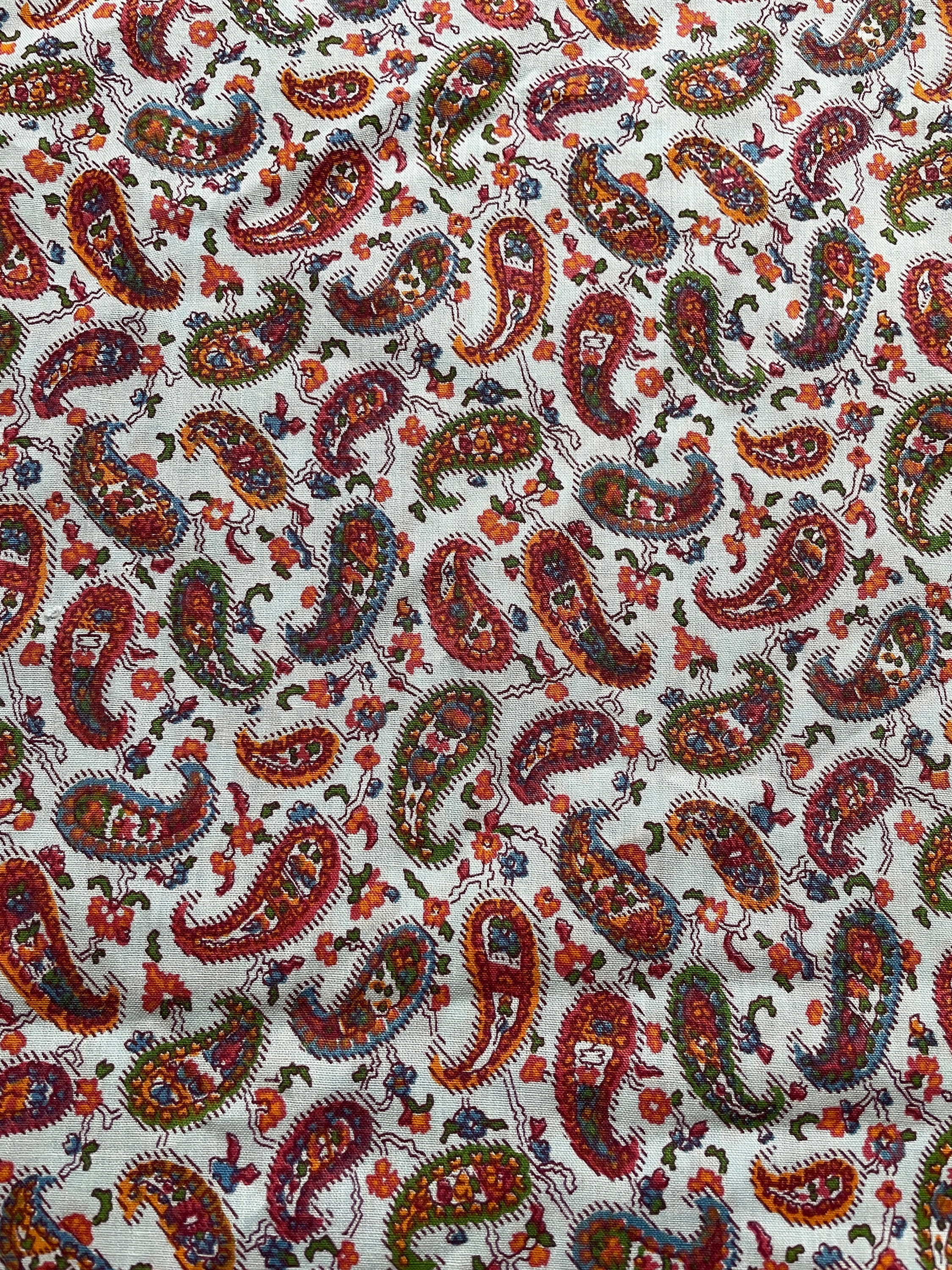 Classic Look Paisley - New Old Stock Vintage Fabric 70s 80s Light