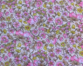 Details about   2 Yd Vtg 60s 70s Polished Cot Lavender  Gold Butterfly Cabbage Rose Bird Fabric 