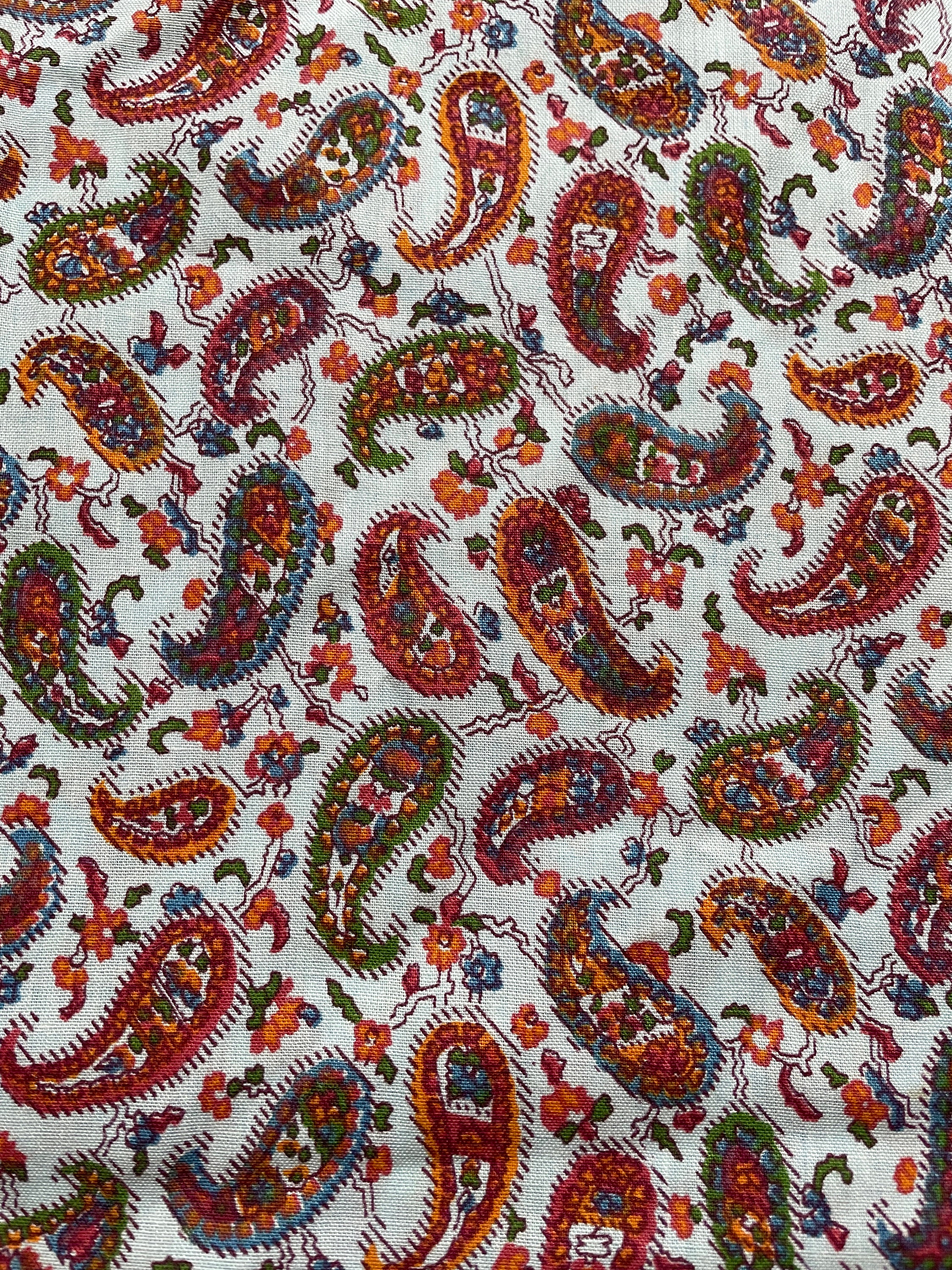 Classic Look Paisley - New Old Stock Vintage Fabric 70s 80s Light