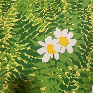 Ferns and Daisies - Vintage Fabric Mod Flowers Floral Novelty 60s 70s