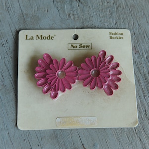 Vintage La Mode Fashion Belt Buckle Pink Daisies Never Opened