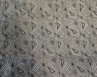 Negro y plata geométrico - nuevo viejo stock Vintage tela ropa gris gris