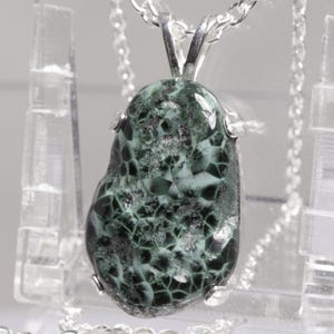 Michigan Greenstone, Isle Royale Greenstone, Michigan State Gemstone, Sterling Pend & Chain/ S A L E /Free Gift Box, Wrap, Gift Tag,Shipping