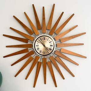 Vintage Mid Century Modern Phinney Walker Teak Wood Starburst Clock / Atomic Sunburst Wall Clock, Retro Apartment Home Starburst Decor