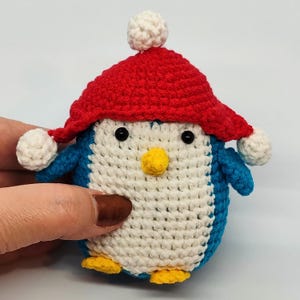 Schema uncinetto pinguino di Natale, tutorial carino animale di Natale in PDF in inglese, pinguino amigurumi, ornamenti natalizi invernali all&#39;uncinetto fai da te