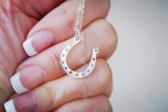  925 Sterling Silver Lucky Horseshoe Pendant Necklace