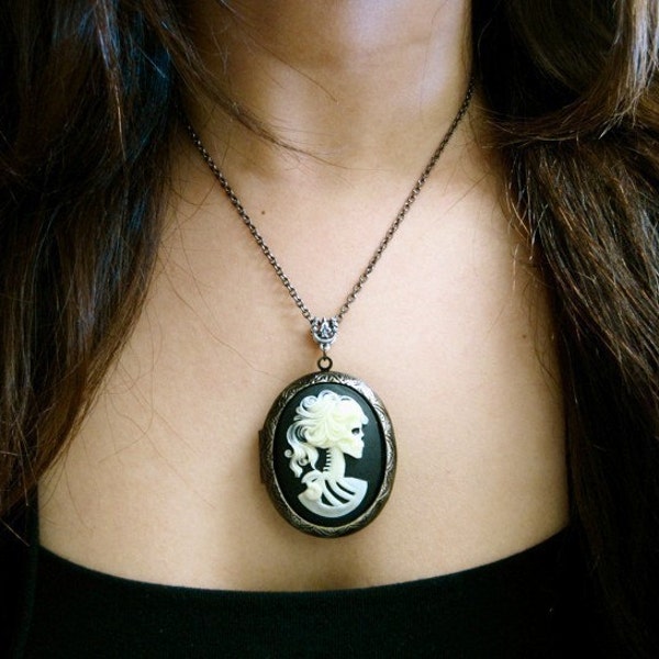 Miss Skeleton Oval Locket Necklace - Gunmetal - 40x30mm