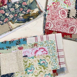 Mixed fabric bundle for slow stitching projects with some vintage and antique fabrics zdjęcie 3