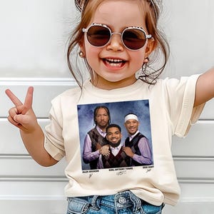 Maglietta da basket Jalen Brunson Josh Hart Anthony Towns, maglietta New York Step Bros, divertente regalo di Natale unisex per il basket immagine 6