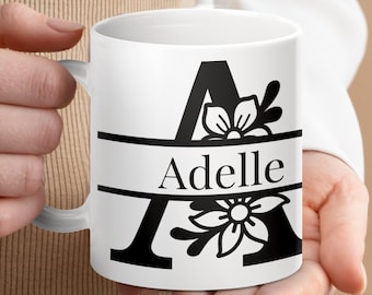 Personalisierte Blumenmonogramm-Tasse, kundenspezifische Anfangskaffeetasse, Geschenk für sie, einzigartiger Blumen-Buchstabe A Design, kundenspezifische Name Keramikschale