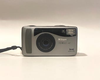 Cámara compacta Nikon Zoom 310/Lite•Touch Zoom 70 de 35 mm - Probada, en perfecto estado - ENVÍO GRATIS