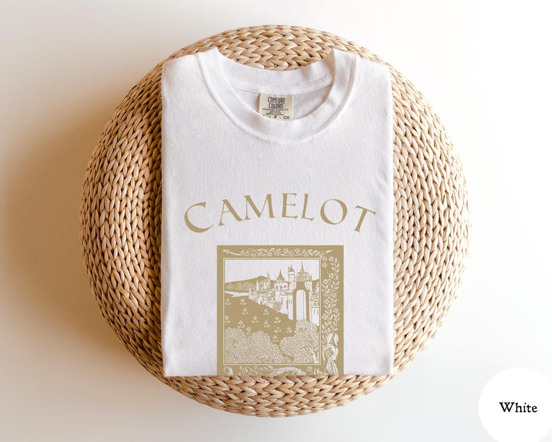 Camelot Castlecore King Arthur Shirt, Knights of the Round Table, Guinevere, Medievalcore, Merlin, Medieval Aesthetic Shirt, Comfort Colors imagem 4