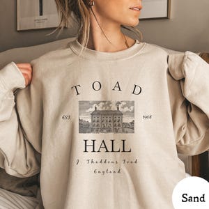Wind in the Willows Toad Hall Sweatshirt, Bookish Literature Cottage Core English Countryside Pullover, Reader Gift, Cozy Literary Apparel