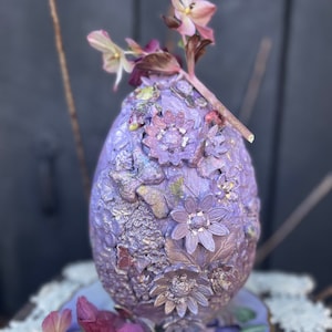 Large Painted Easter Egg, Easter Table Decoration, Decorated Egg, Handmade, Floral Easter Egg, Shabby Chic Decor , Butterflies, Flowers imagem 1